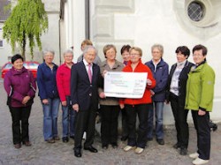 Spendenübergabe an den Freundeskreis Martinskirche